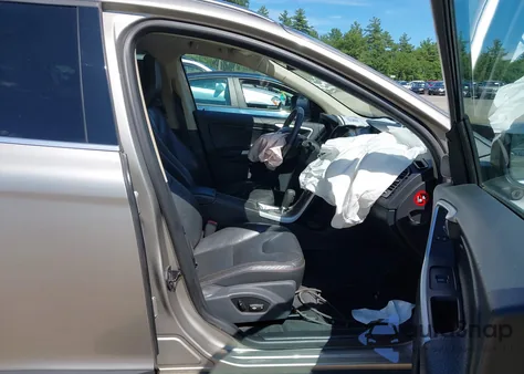 2011 Volvo Xc60 T6/T6 R-Design from USA, damaged, VIN YV4902DZ7B2151207